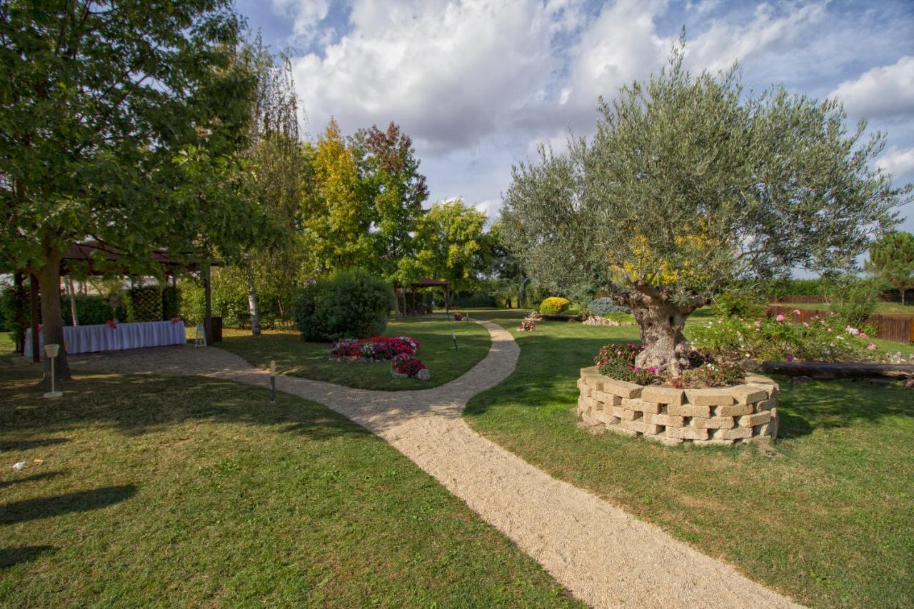 Lo Scoiattolo Piedmont Bike Hotel Pralormo Εξωτερικό φωτογραφία