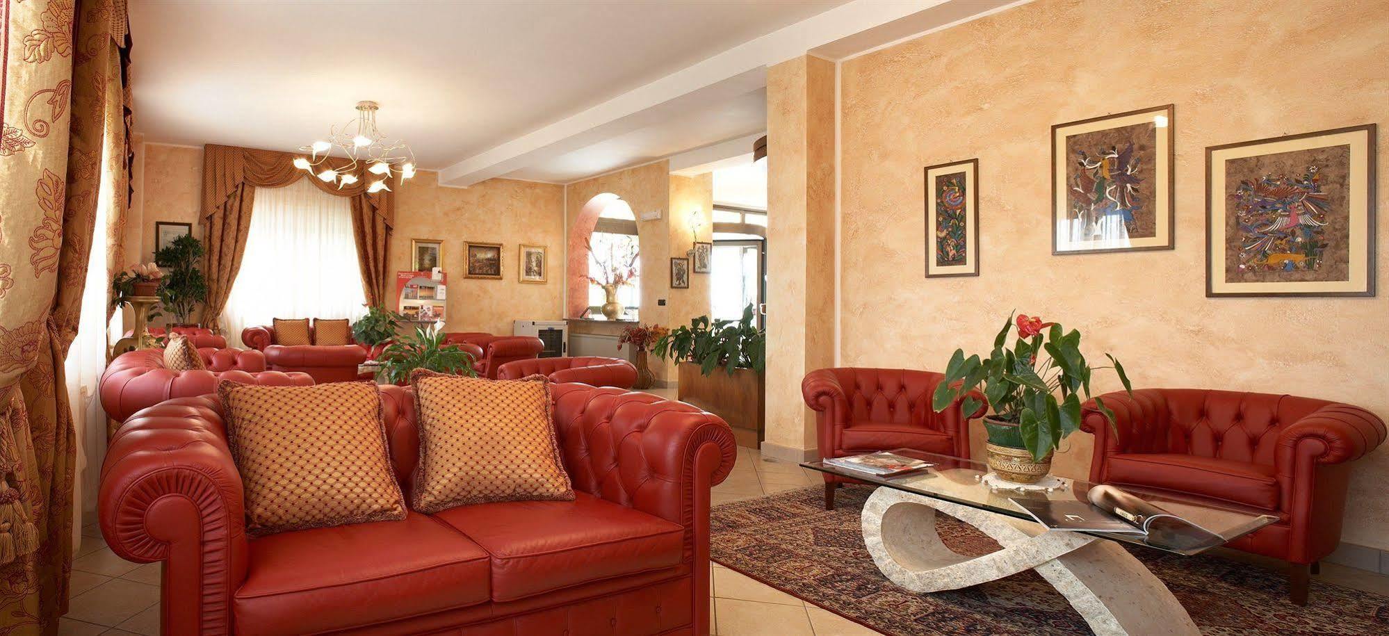 Lo Scoiattolo Piedmont Bike Hotel Pralormo Εξωτερικό φωτογραφία